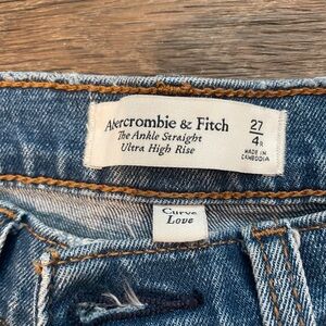 Abercrombie Curve Love Straight Jean